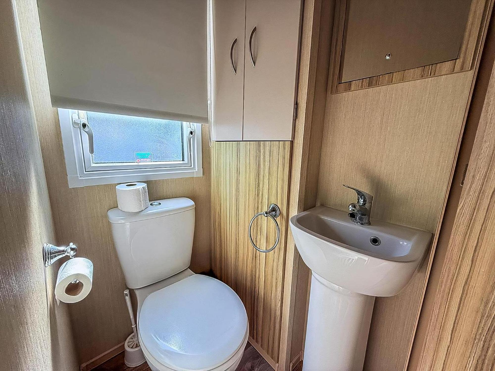 Great 8 Berth Caravan In Norfolk Near To Great Yarmouth Ref 20178Bs Hopton on Sea Exterior foto