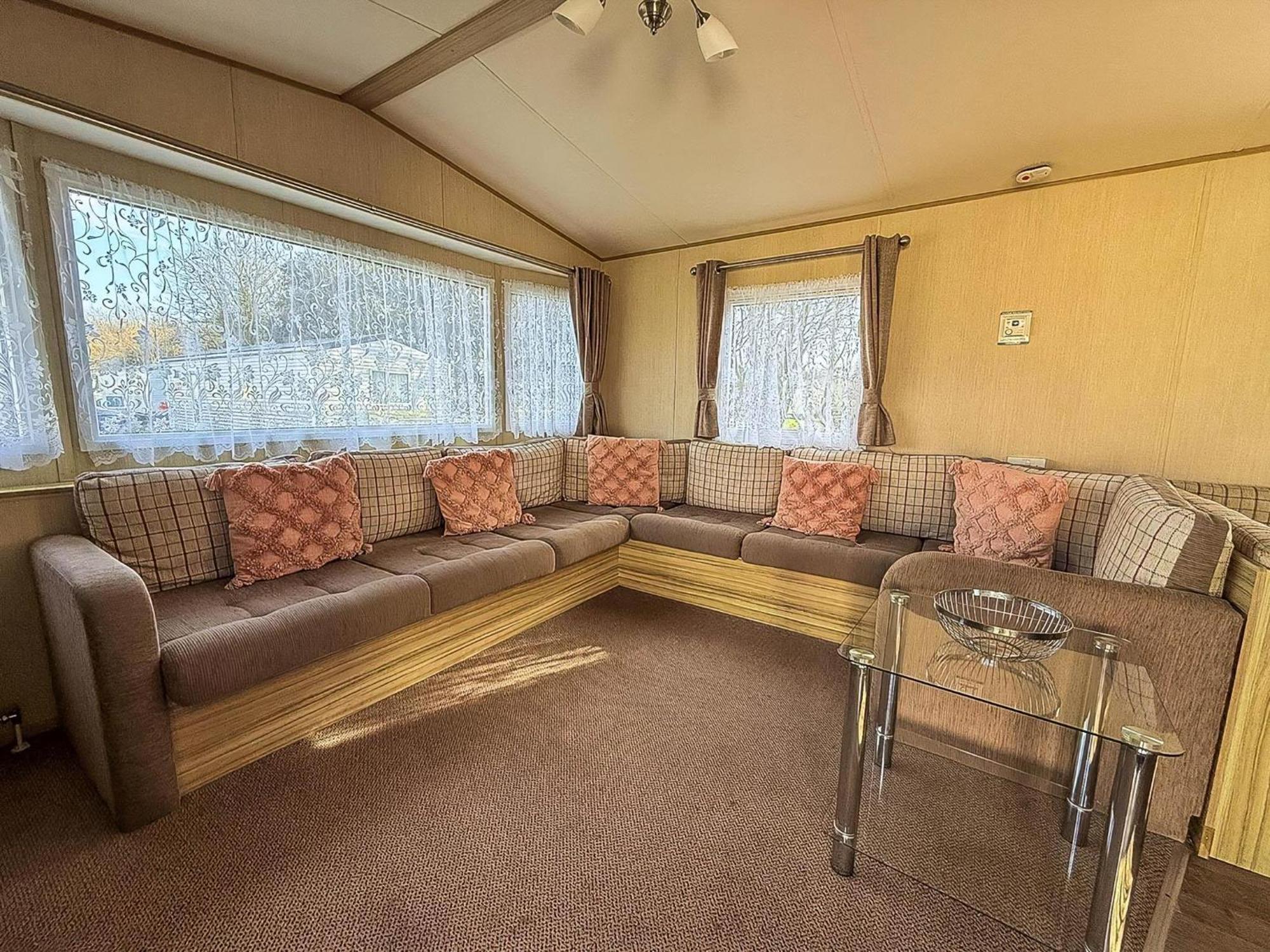 Great 8 Berth Caravan In Norfolk Near To Great Yarmouth Ref 20178Bs Hopton on Sea Exterior foto
