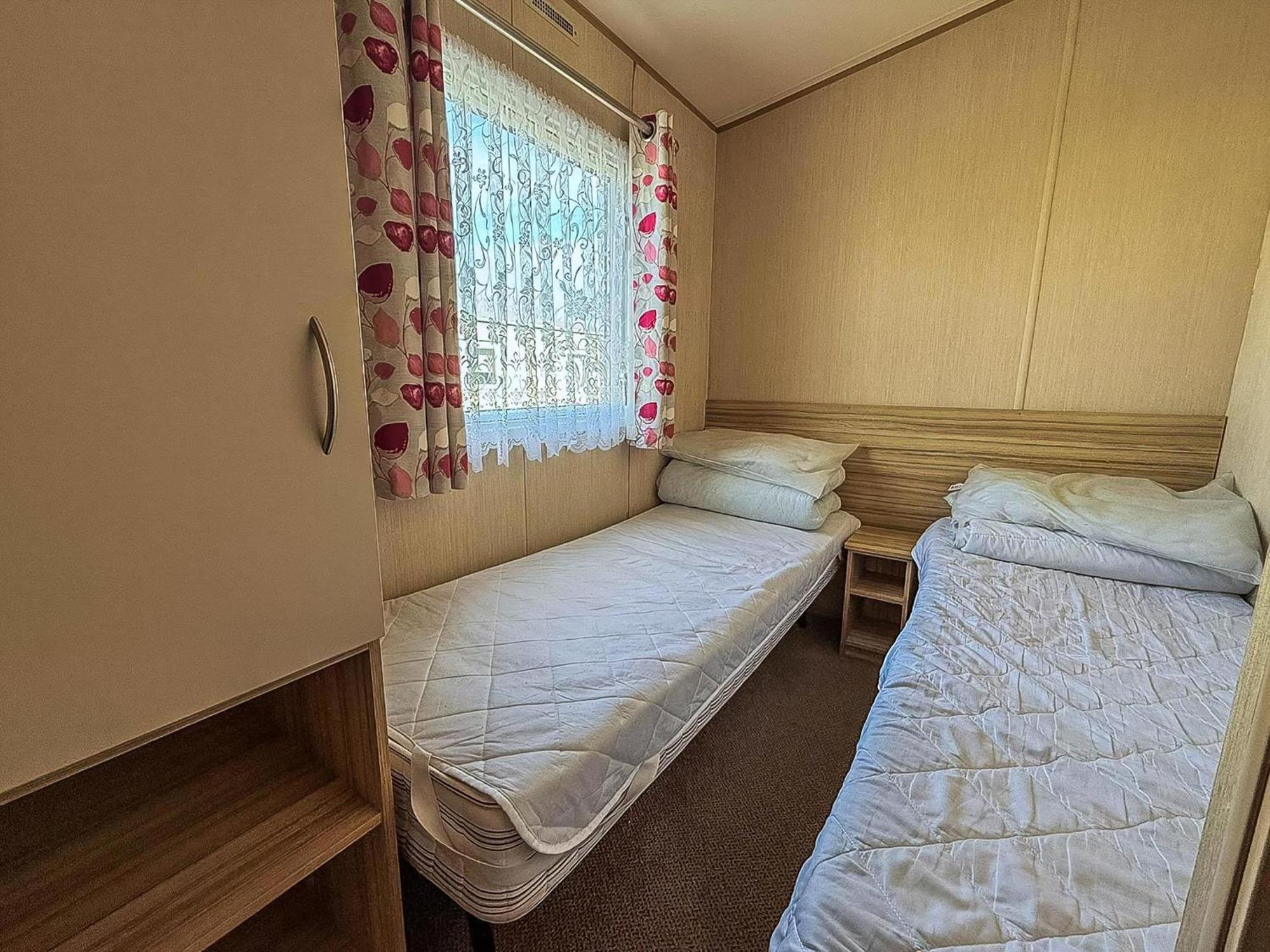 Great 8 Berth Caravan In Norfolk Near To Great Yarmouth Ref 20178Bs Hopton on Sea Exterior foto
